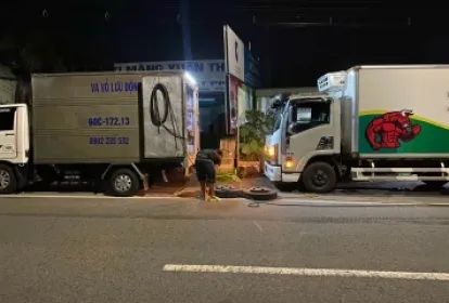 Cứu Hộ vỏ,vá vỏ lưu động Bình Dương ( Củ ) và các vùng lân cận liên hệ ngay Vá Vỏ Thành Công 0902235532