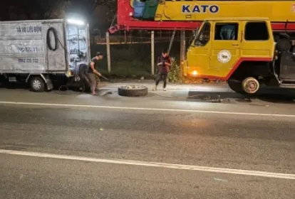 Cứu hộ vỏ xe,lốp xe 