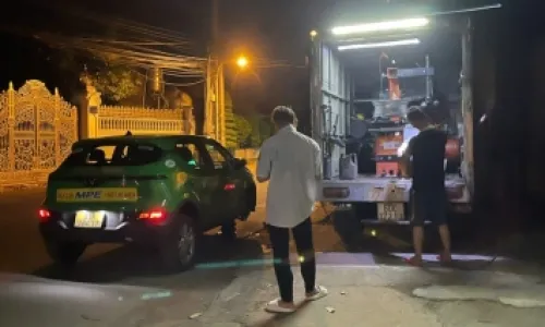 Dịch vụ vá vỏ cứu hộ vỏ xe Vá Vỏ Thành Công  0902235532